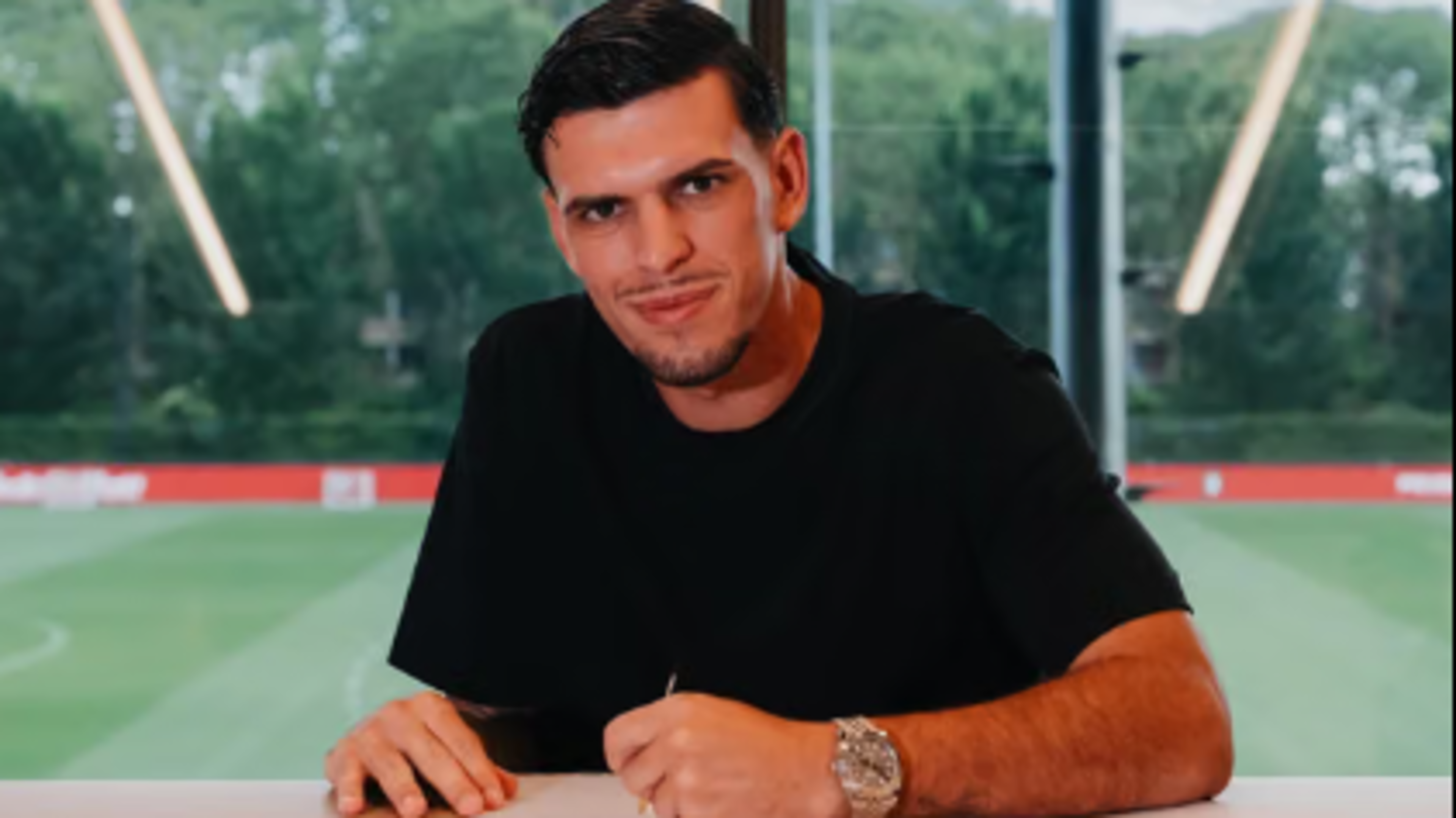 Feyenoord vindt in Javi Lopez (24) gewenste linksback: ’Het maakt me trots’